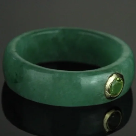 PURE GREEN JADE PERIDOT RING - Picture 5 of 6